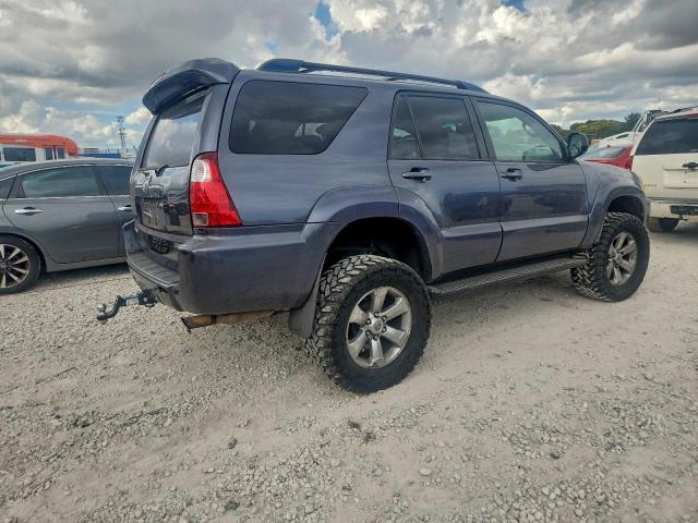 Toyota 4Runner Limited Image 2