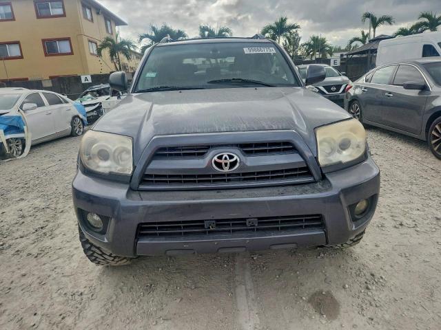 Toyota 4Runner Limited Image 6