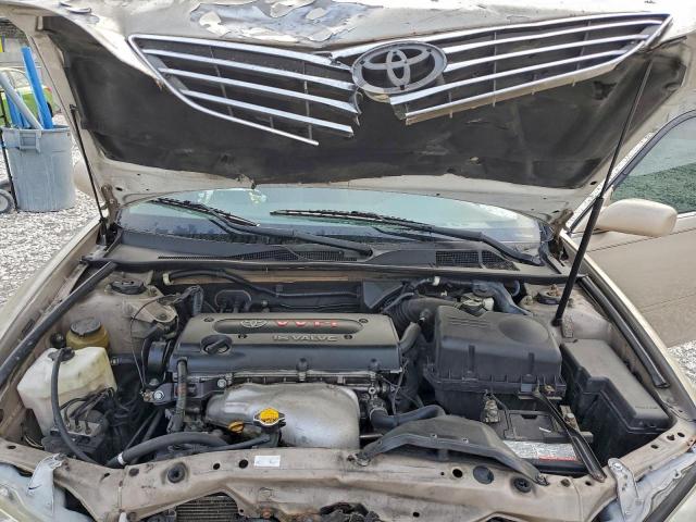 Toyota Camry Le Image 12