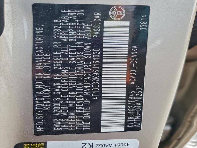 Toyota Camry Le Image 9