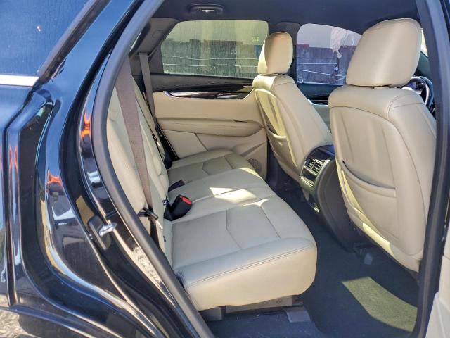 Cadillac XT5 Image 2