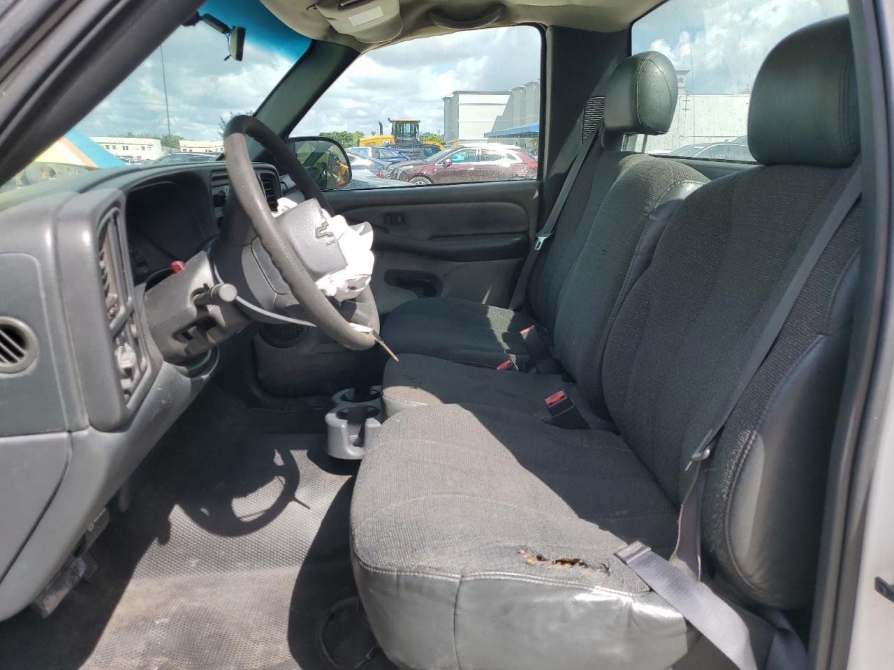 Chevrolet Silverado C1500 Image 4