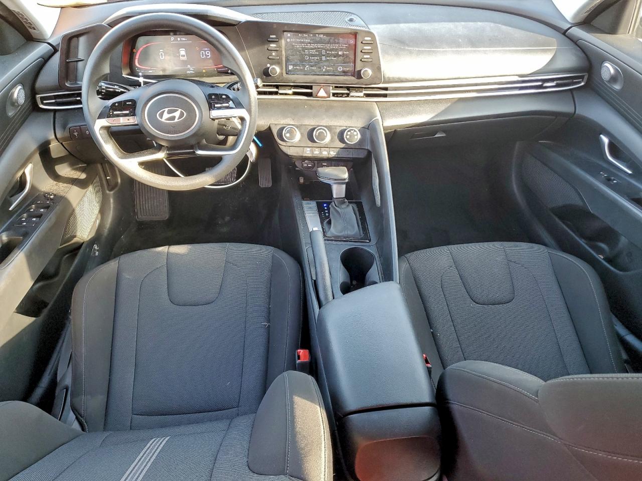 Hyundai ELANTRA Se Image 7