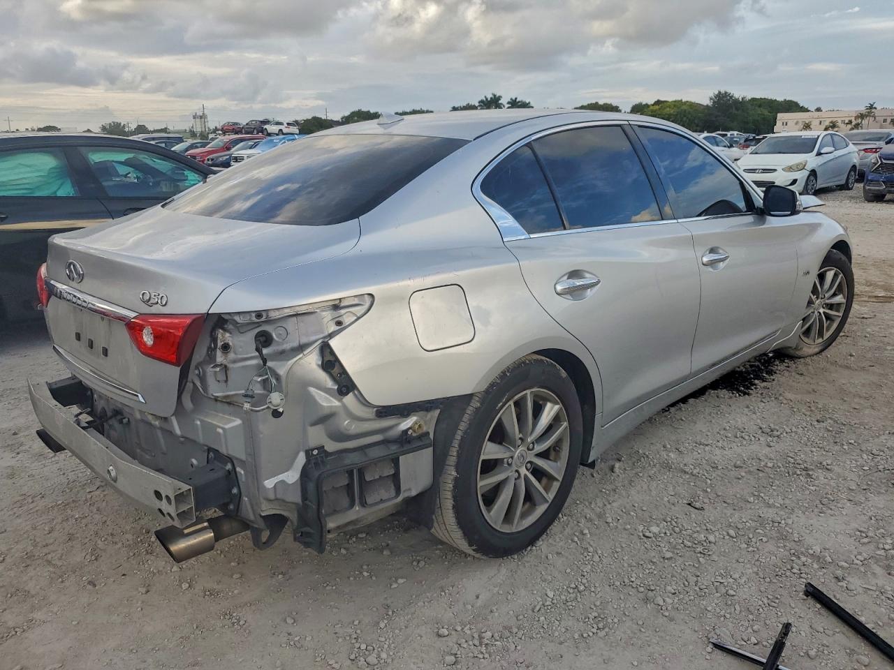 INFINITI Q50 Premium Image 2