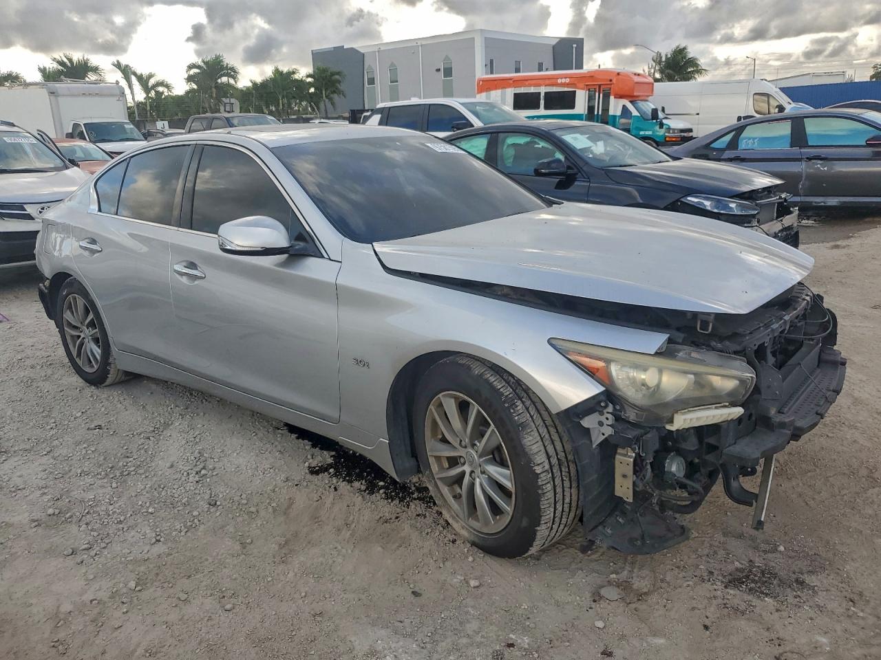 INFINITI Q50 Premium Image 9