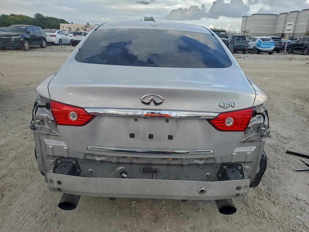 INFINITI Q50 Premium Image 8