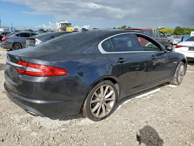 Jaguar XF Image 9