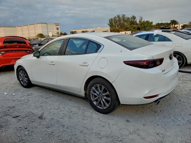 Mazda 3 Image 6