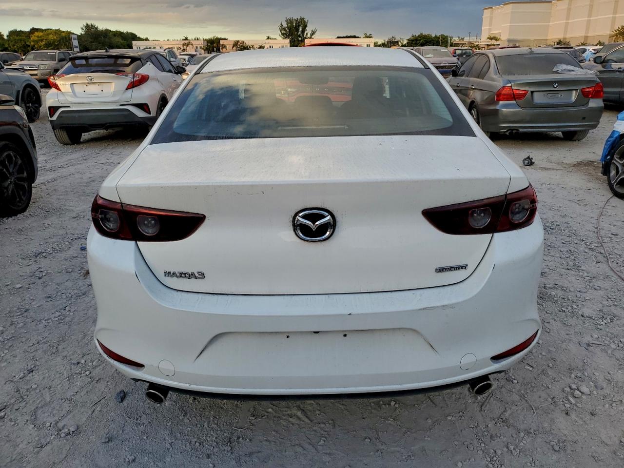 Mazda 3 Image 10