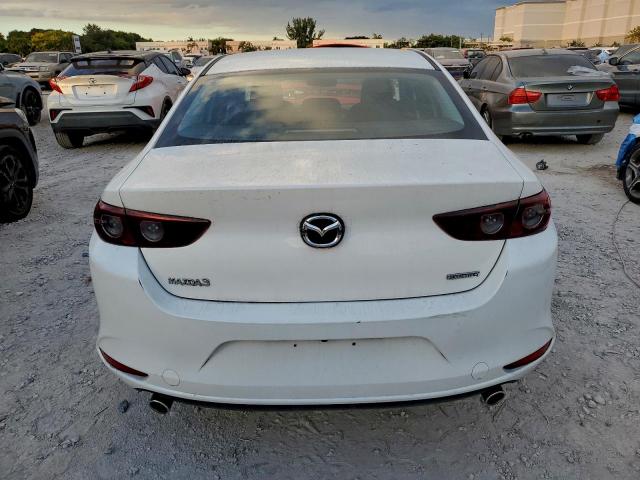 Mazda 3 Image 10