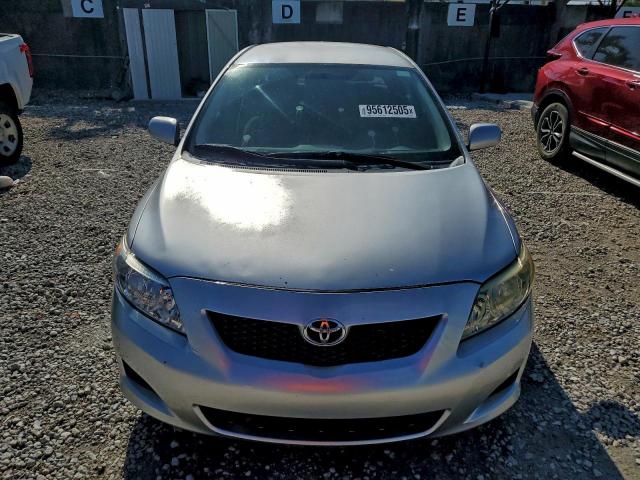 Toyota Corolla Base Image 10