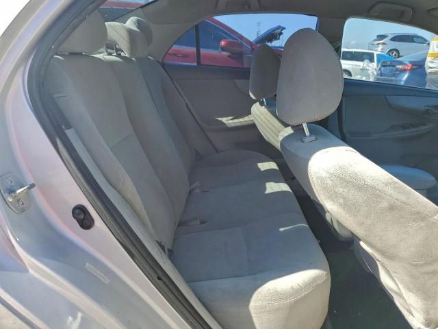 Toyota Corolla Base Image 7