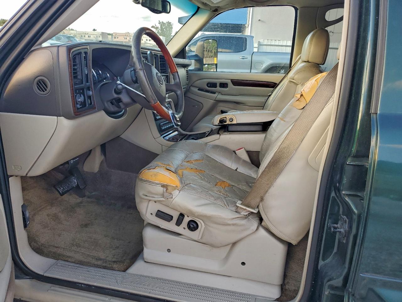 Cadillac Escalade Luxury Image 12