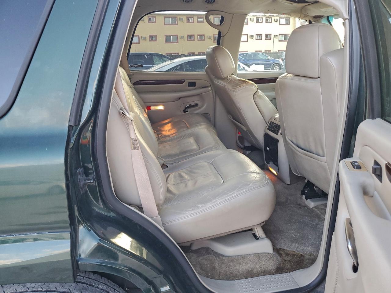 Cadillac Escalade Luxury Image 8