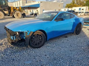  Salvage Ford Mustang