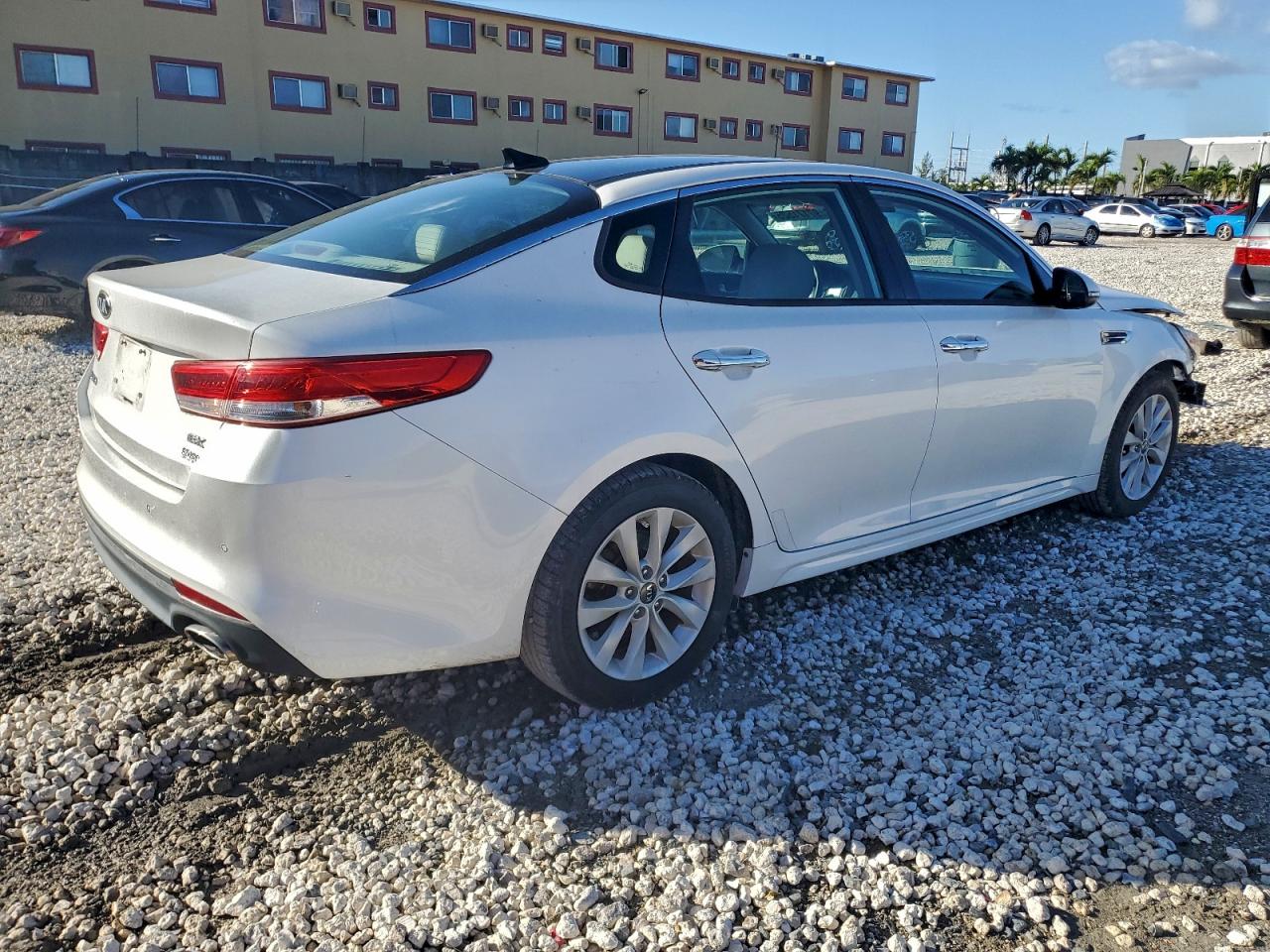Kia Optima Ex Image 4