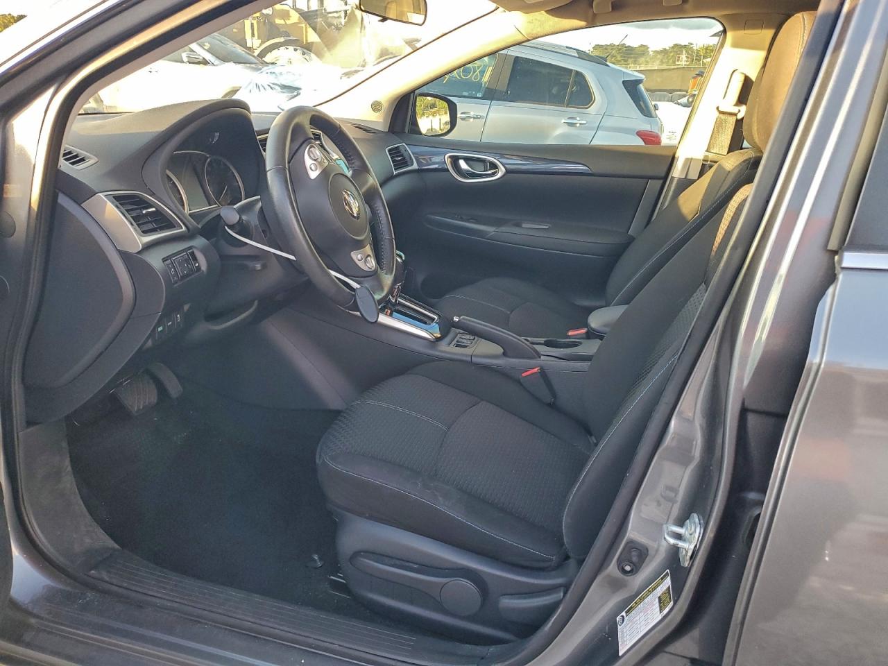 Nissan Sentra S Image 8