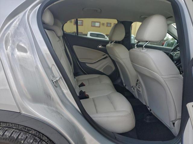 Mercedes-Benz GLA 250 Image 9