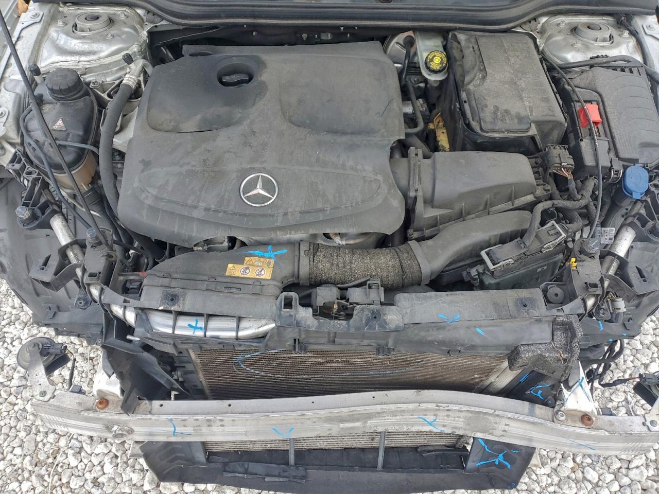 Mercedes-Benz GLA 250 Image 12