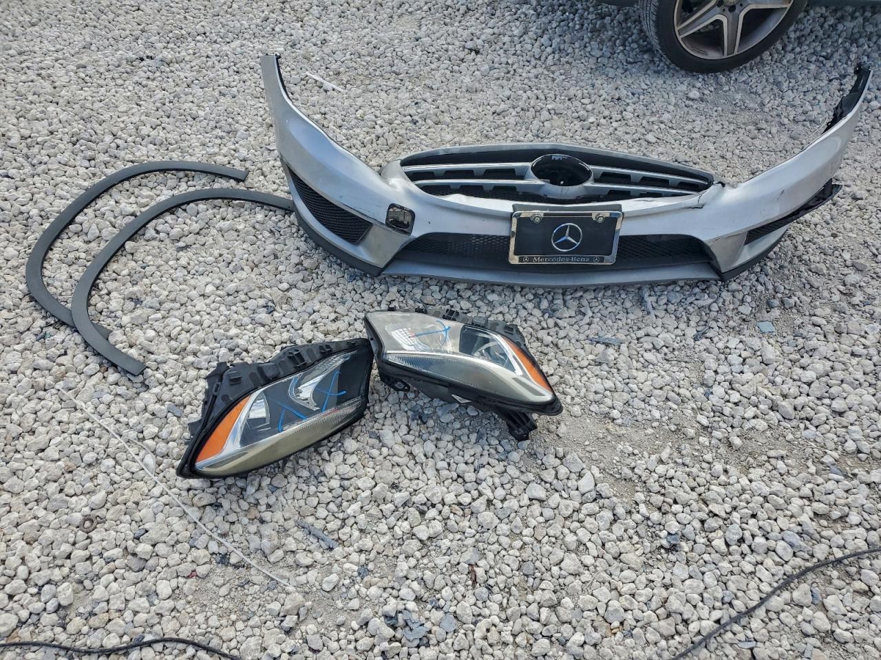 Mercedes-Benz GLA 250 Image 11