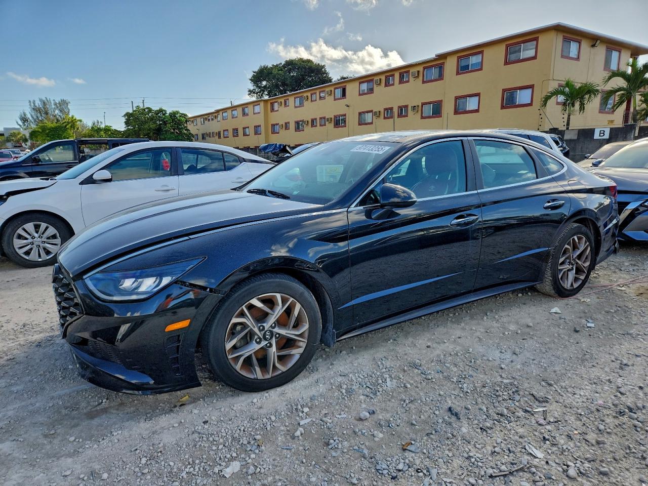 Hyundai SONATA Sel Image 1