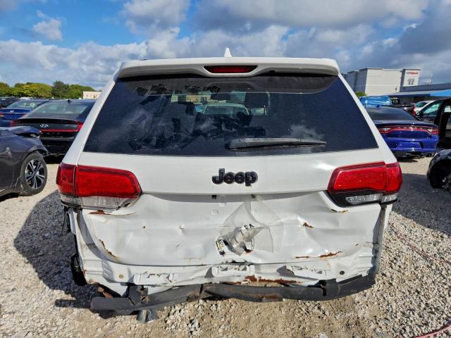 Jeep Grand Cherokee Laredo Image 3