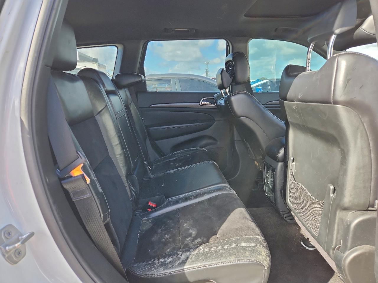 Jeep Grand Cherokee Laredo Image 8