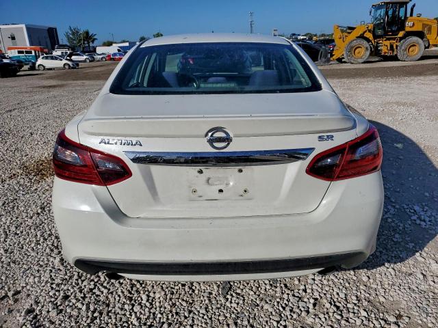 Nissan Altima 2.5 Image 12
