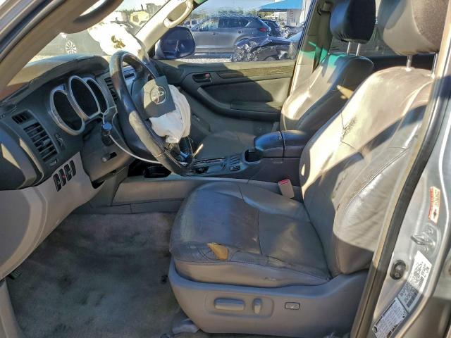 Toyota 4Runner Limited Image 4