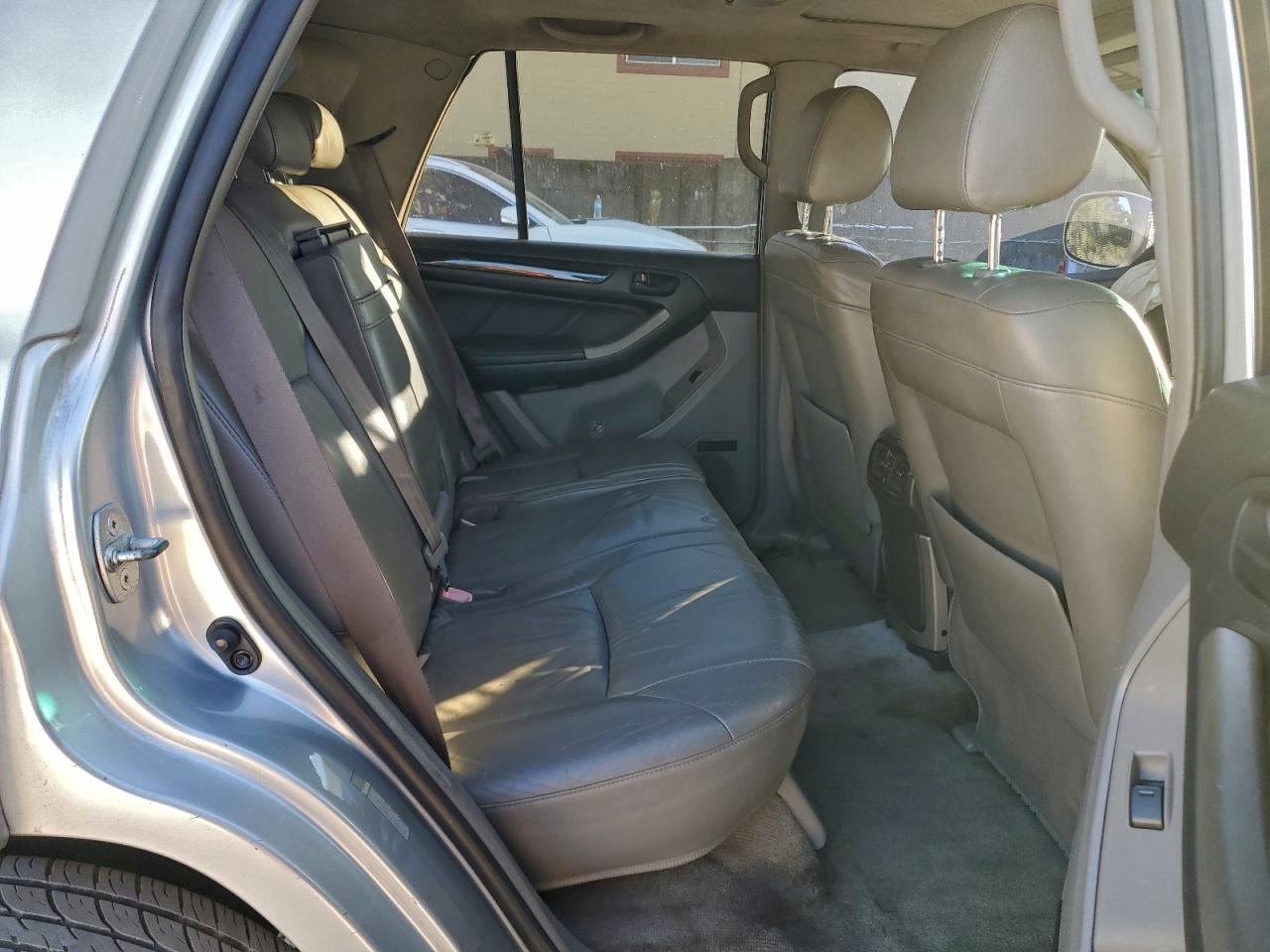 Toyota 4Runner Limited Image 9