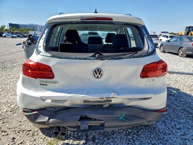 Volkswagen Tiguan S Image 11