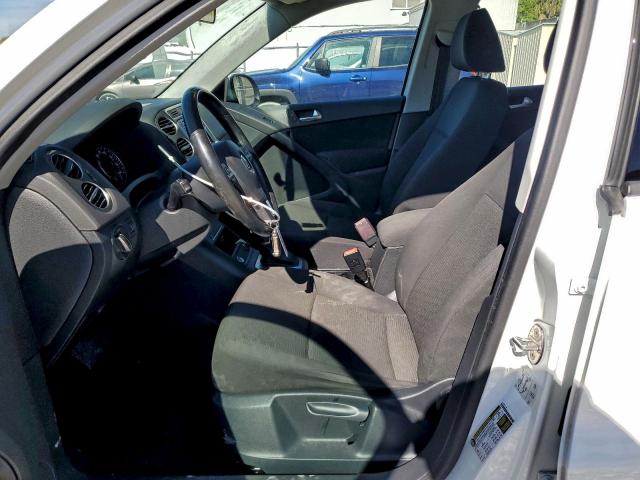 Volkswagen Tiguan S Image 4