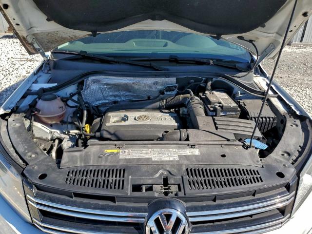 Volkswagen Tiguan S Image 8
