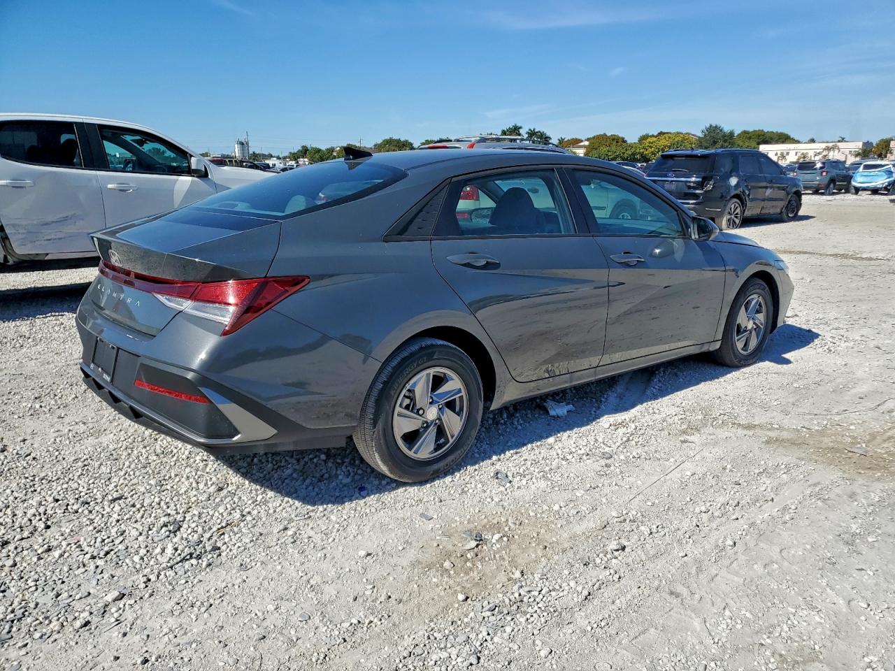 Hyundai ELANTRA Se Image 12