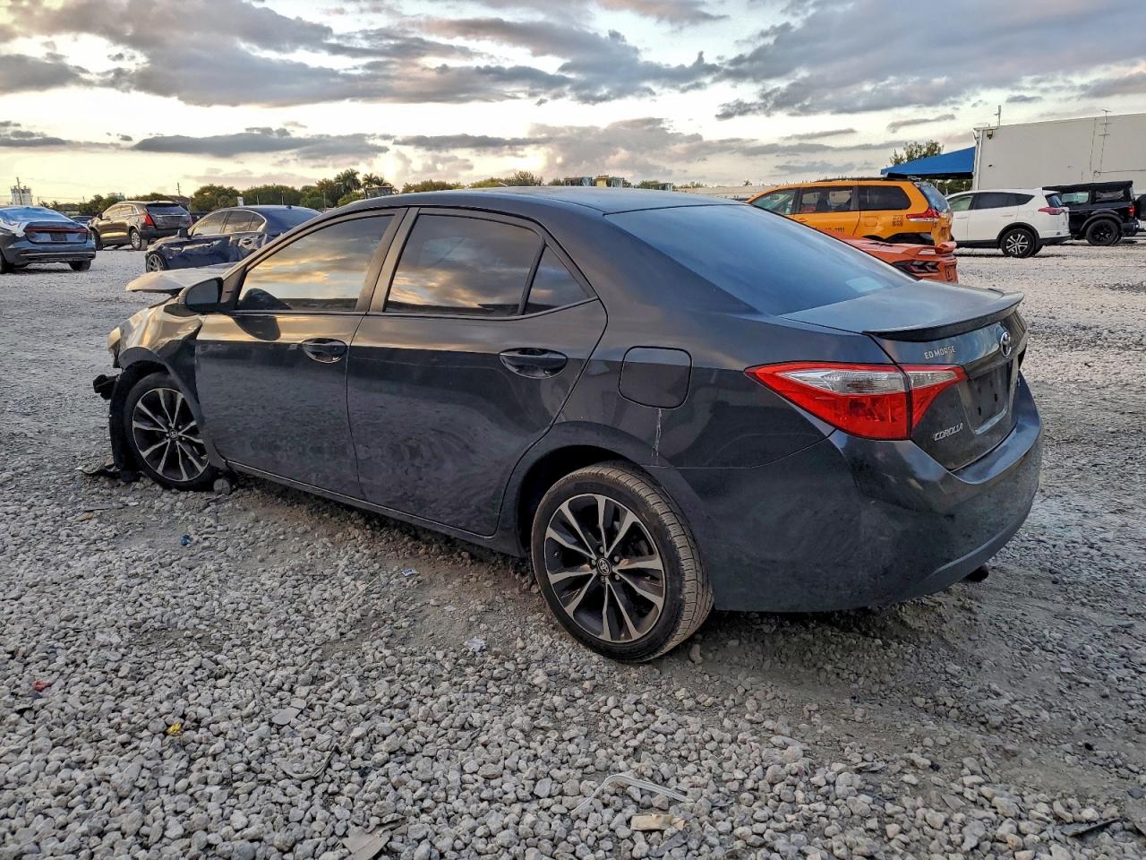 Toyota Corolla L Image 13