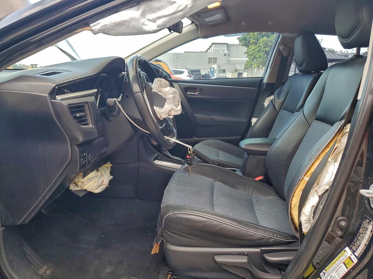 Toyota Corolla L Image 12