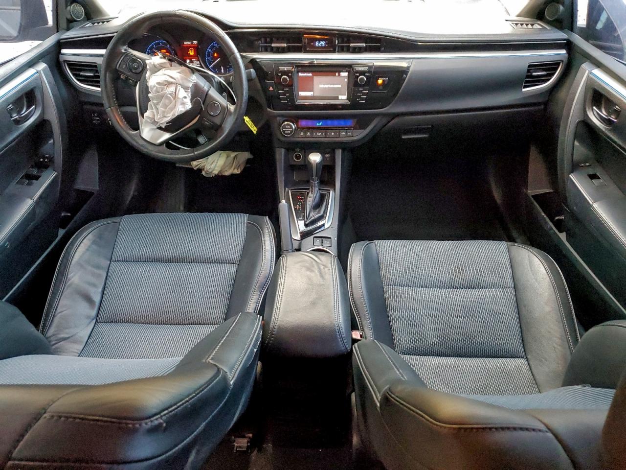 Toyota Corolla L Image 3