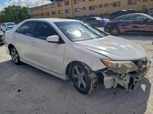 Toyota Camry L Image 12