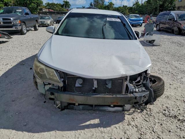 Toyota Camry L Image 3