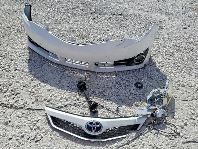 Toyota Camry L Image 10