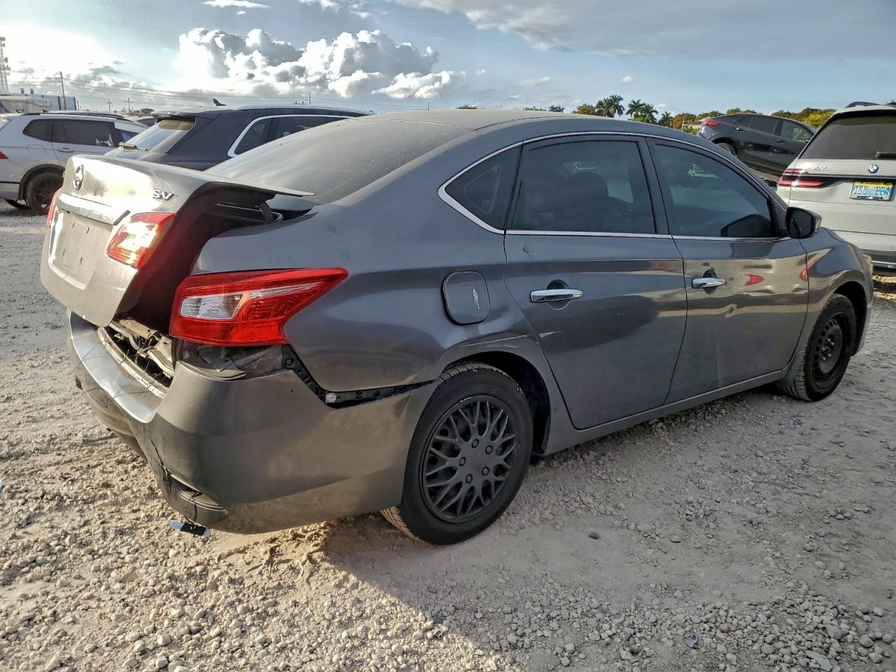 Nissan Sentra S Image 12