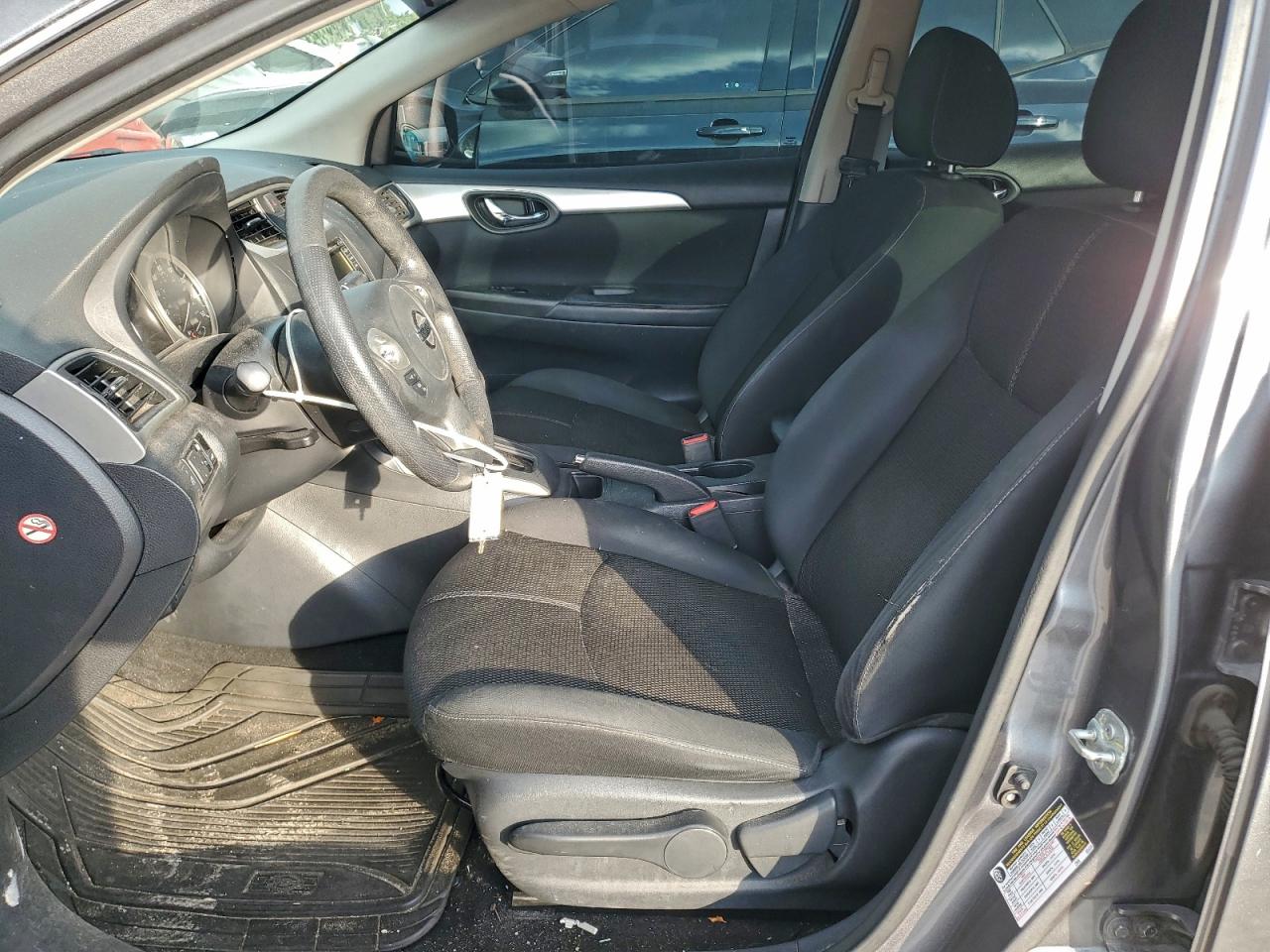 Nissan Sentra S Image 7