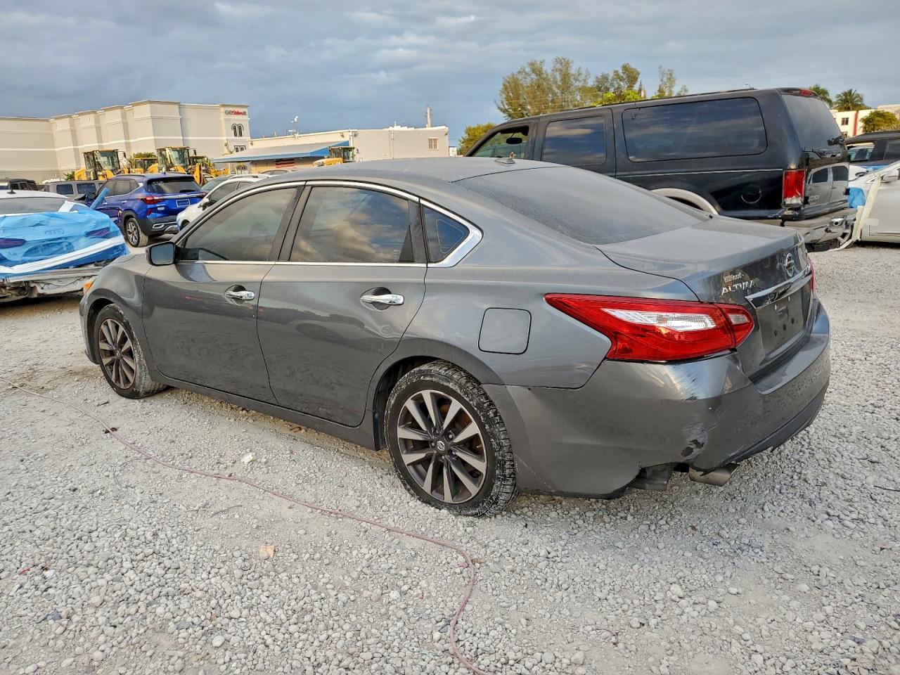 Nissan Altima 2.5 Image 2