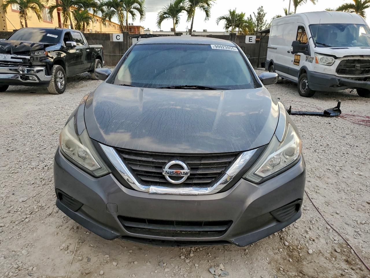 Nissan Altima 2.5 Image 7