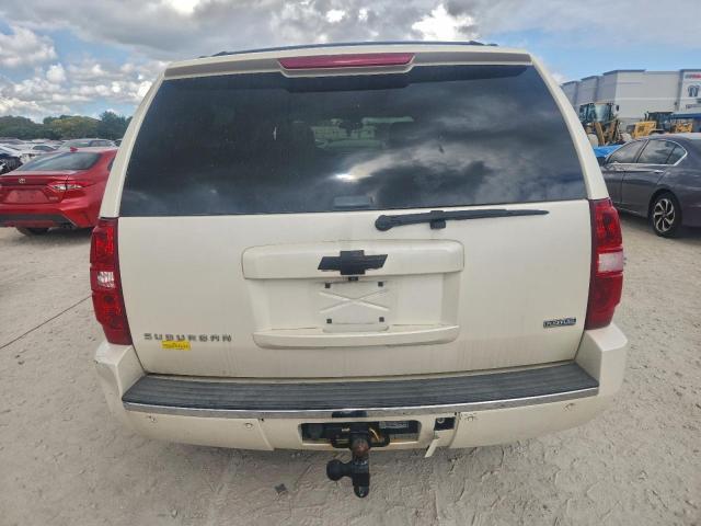 Chevrolet Suburban K1500 Ltz Image 3