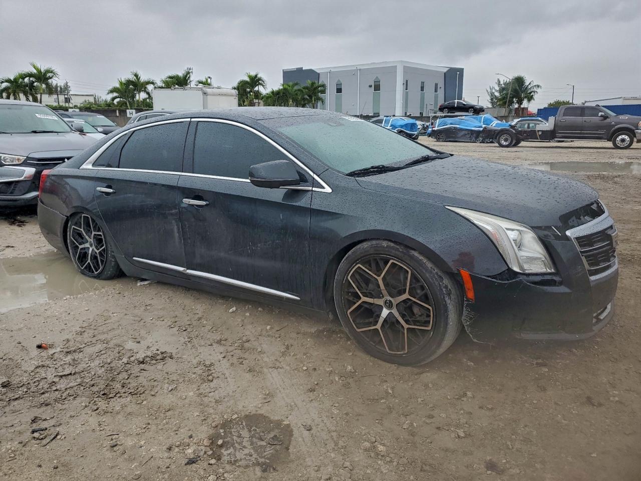 Cadillac XTS Luxury Collection Image 3