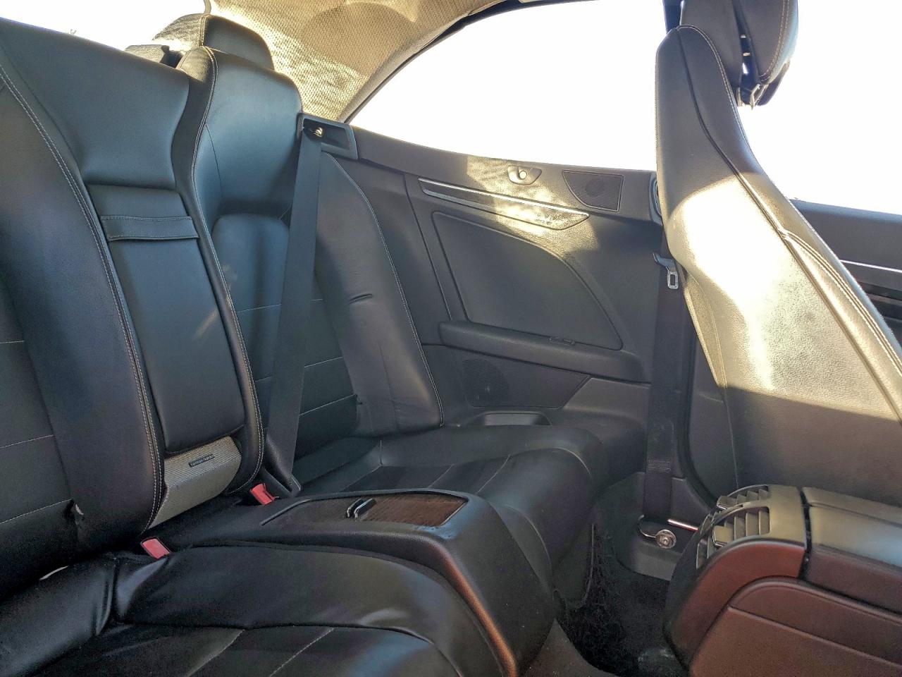 Mercedes-Benz E-Class 350 Image 11