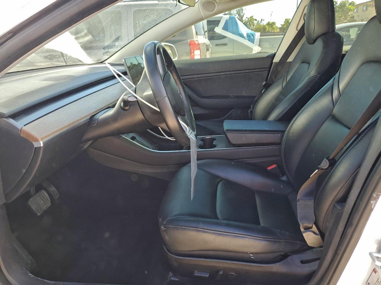 Tesla Model 3 Image 8