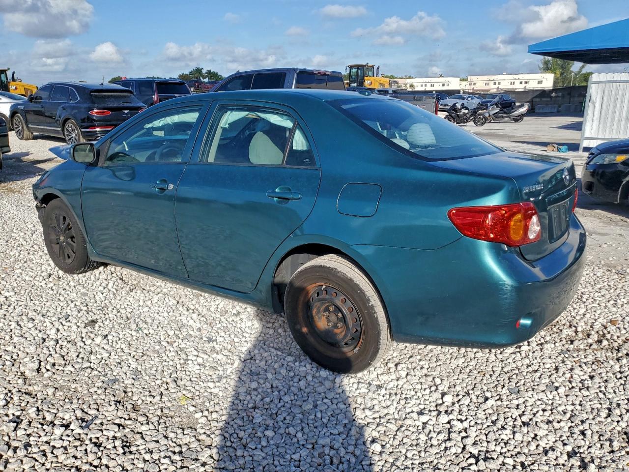 Toyota Corolla Base Image 13