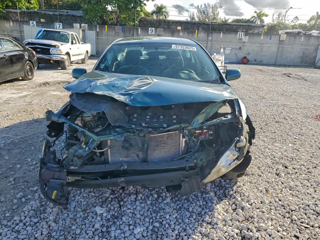 Toyota Corolla Base Image 12